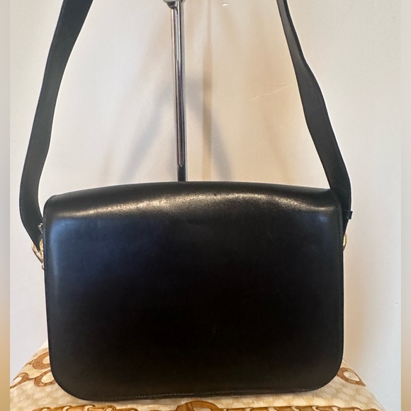 Authentic Celine Paris Black Leather Horse and Carriage Gold Flap Bag with scarf - Picture 6 of 15